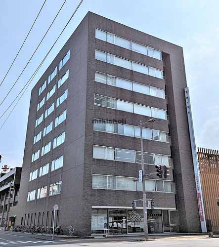 中央・橋本の日進青森ビル 外観1