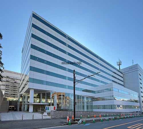 麻生区の新百合トウェンティワンビル 外観1