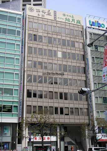 八幡通・磯辺通・浜辺通のトロア神戸ビル 外観1