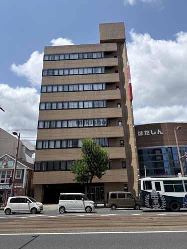 高知市の損保ジャパン高知ビル 外観1