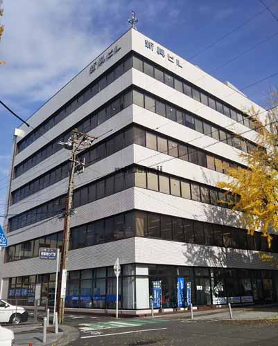 周南市の新興ビル 外観1