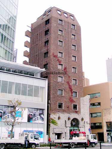 テラアシオス青山 外観