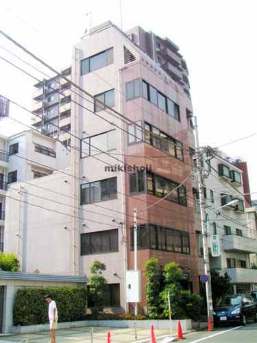 西麻布の西麻布尾花ビル 外観1