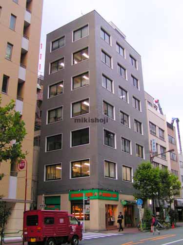 築地の築地ニイクラビル 外観1