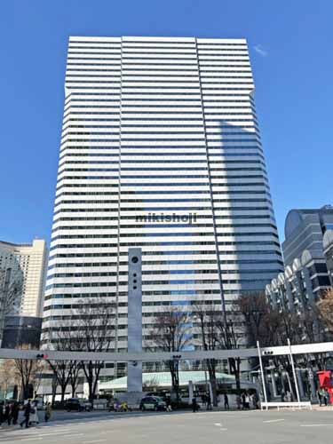 西新宿の新宿アイランドタワー 外観1