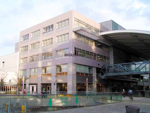 本駒込の文京グリーンコートイーストウィング 外観1