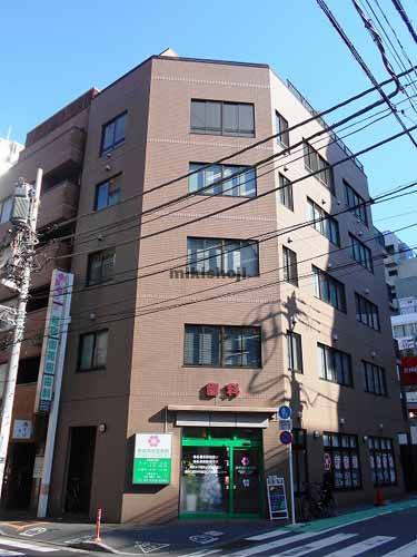 四谷の服部ビル 外観1