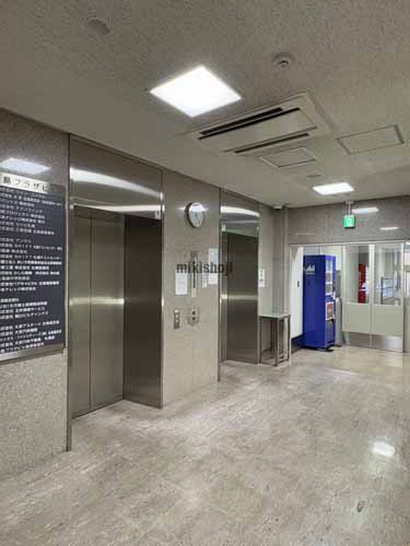敷島プラザビル エレベーターホール1