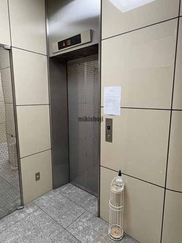５２山京ビル エレベーターホール1