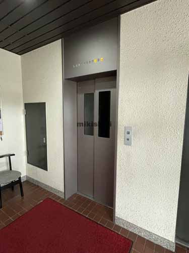 コロナード平岸Ⅱ エレベーターホール1