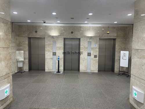 一番町の朝日生命仙台一番町ビル エレベーターホール3