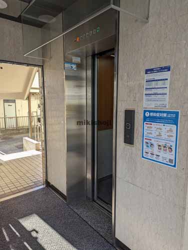 松栄宮城野ビル エレベーターホール2