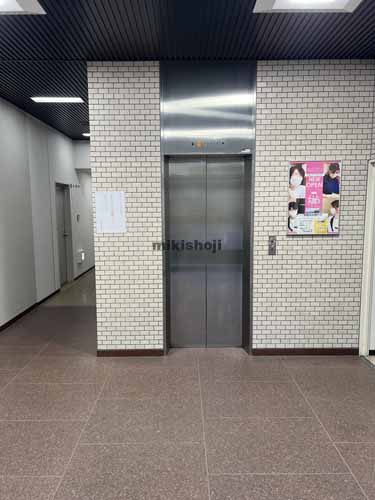 福島市の本町草野ビル エレベーターホール1