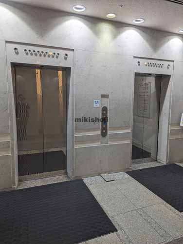 損保ジャパン青森ビル エレベーターホール1