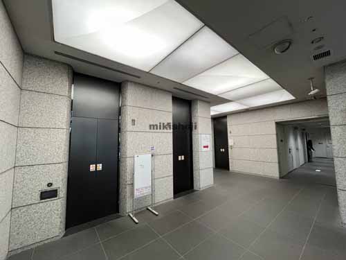 中央のセントレ東北 エレベーターホール2