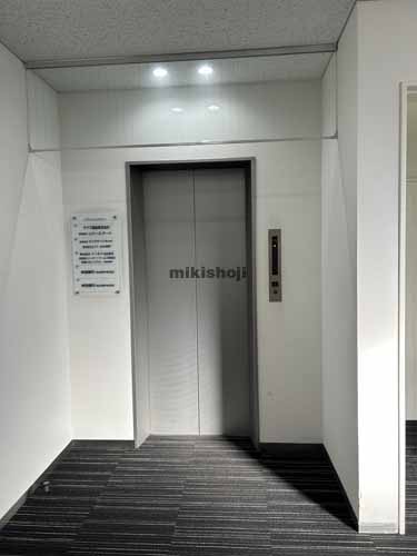 泉区の泉中央ＯＮＥビル エレベーターホール1