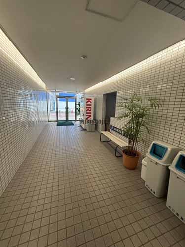 モアグランド関内ビル エントランス3