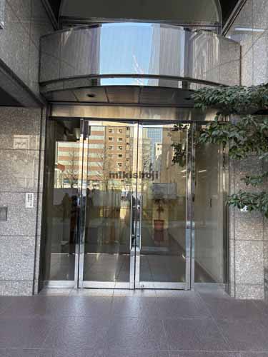 関内のみなとファンタジアビル エントランス2