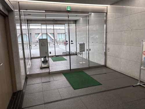 藤沢市の日本生命藤沢駅前ビル エントランス1