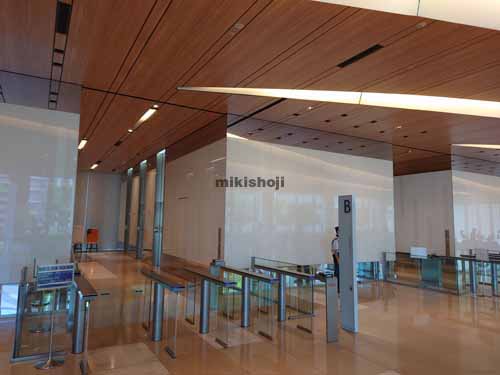 みなとみらいの横浜三井ビルディング エントランス1