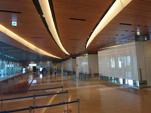 みなとみらいの横浜三井ビルディング エントランス2