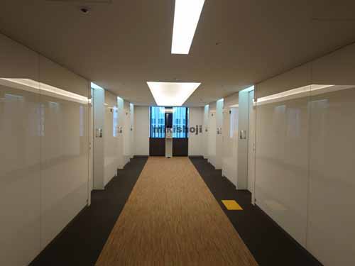 みなとみらいの横浜三井ビルディング エレベーターホール1