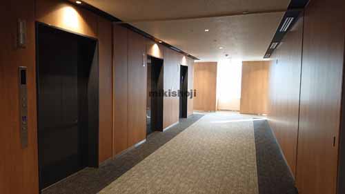 海老名市のＶｉＮＡ　ＧＡＲＤＥＮＳ　ＯＦＦＩＣＥ エレベーターホール2