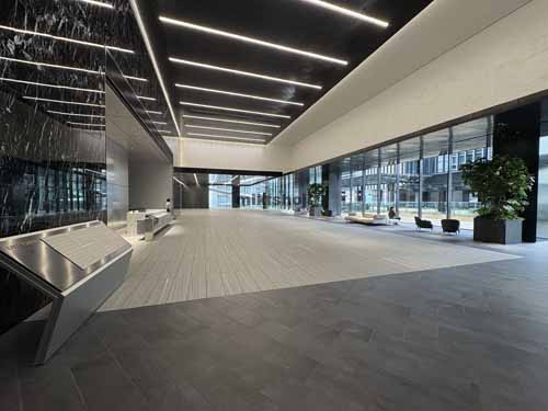 みなとみらいの横浜シンフォステージ　イーストタワー エントランス2