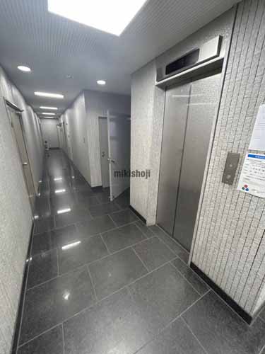 名駅ユタカビル エレベーターホール2