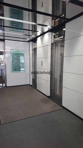 栄町ビル西館 エントランス3