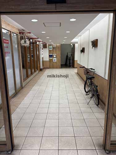 中央広小路ビル エントランス1