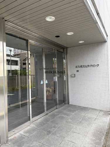 小牧市全域のエスエスビルディング エントランス1