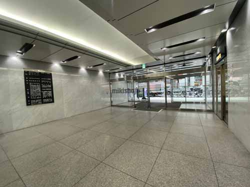 日本生命梅田ビル エントランス4