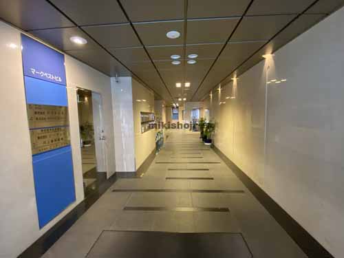 マークベストビル エントランス9