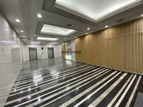 沢の鶴ビル エントランス5