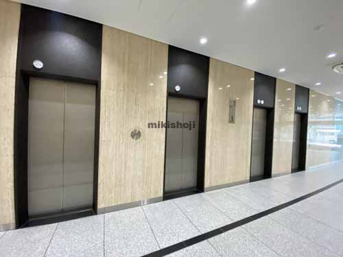 大阪ＪＰビル エントランス3