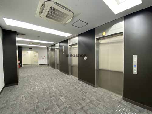 大阪ＪＰビル エレベーターホール1