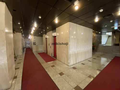 北久宝寺町～博労町の本町和光ビル エントランス3