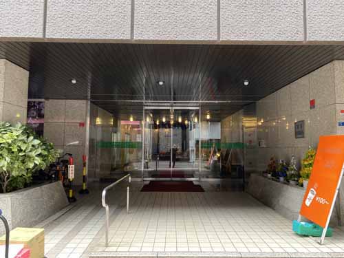 北久宝寺町～博労町の本町和光ビル エントランス4