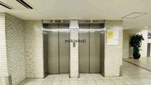 中博ビル エントランス3