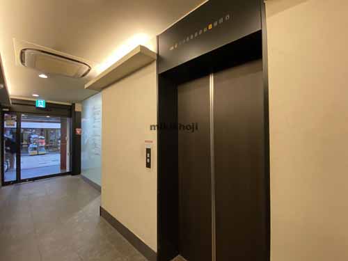 三興ビル エントランス4