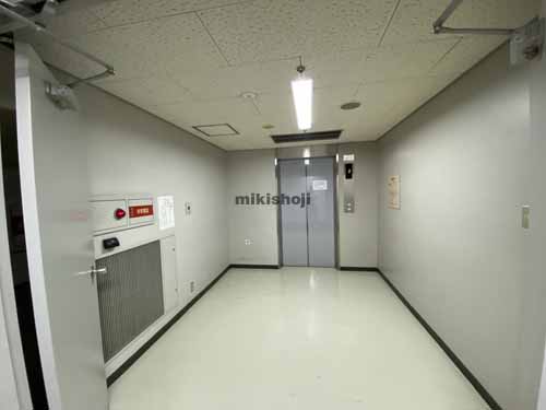 御堂筋本町ビル エレベーターホール2