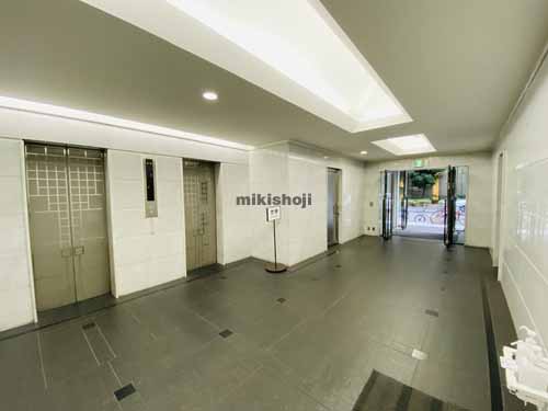 又一ビル エントランス6