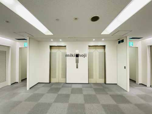 本町武田ビル エレベーターホール1