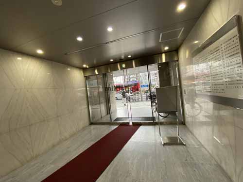 長堀八千代ビル エントランス2