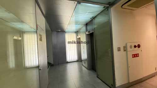 難波日興ビル エレベーターホール1