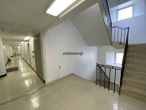 湊町・元町・難波中・日本橋・敷津のナンバプラザビル エレベーターホール1