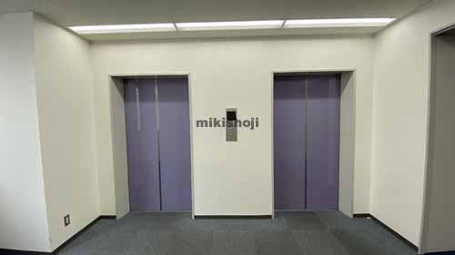 ナンバ辻本ビル エレベーターホール4