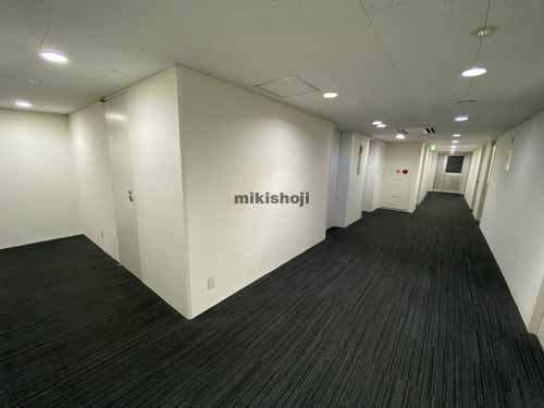 新大阪八千代ビル エレベーターホール2