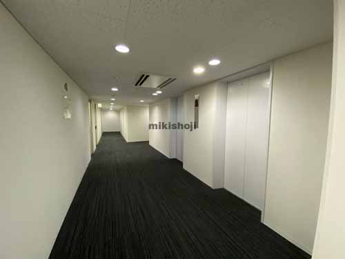 新大阪八千代ビル エレベーターホール3